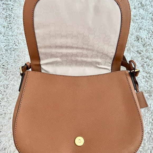 Michael Kors Crossbody Purse - Picture 4 of 9